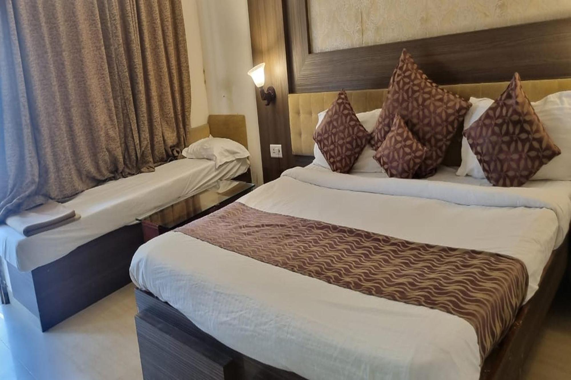 Rupis Resort Near Udaipur Airport Dabok Exterior foto