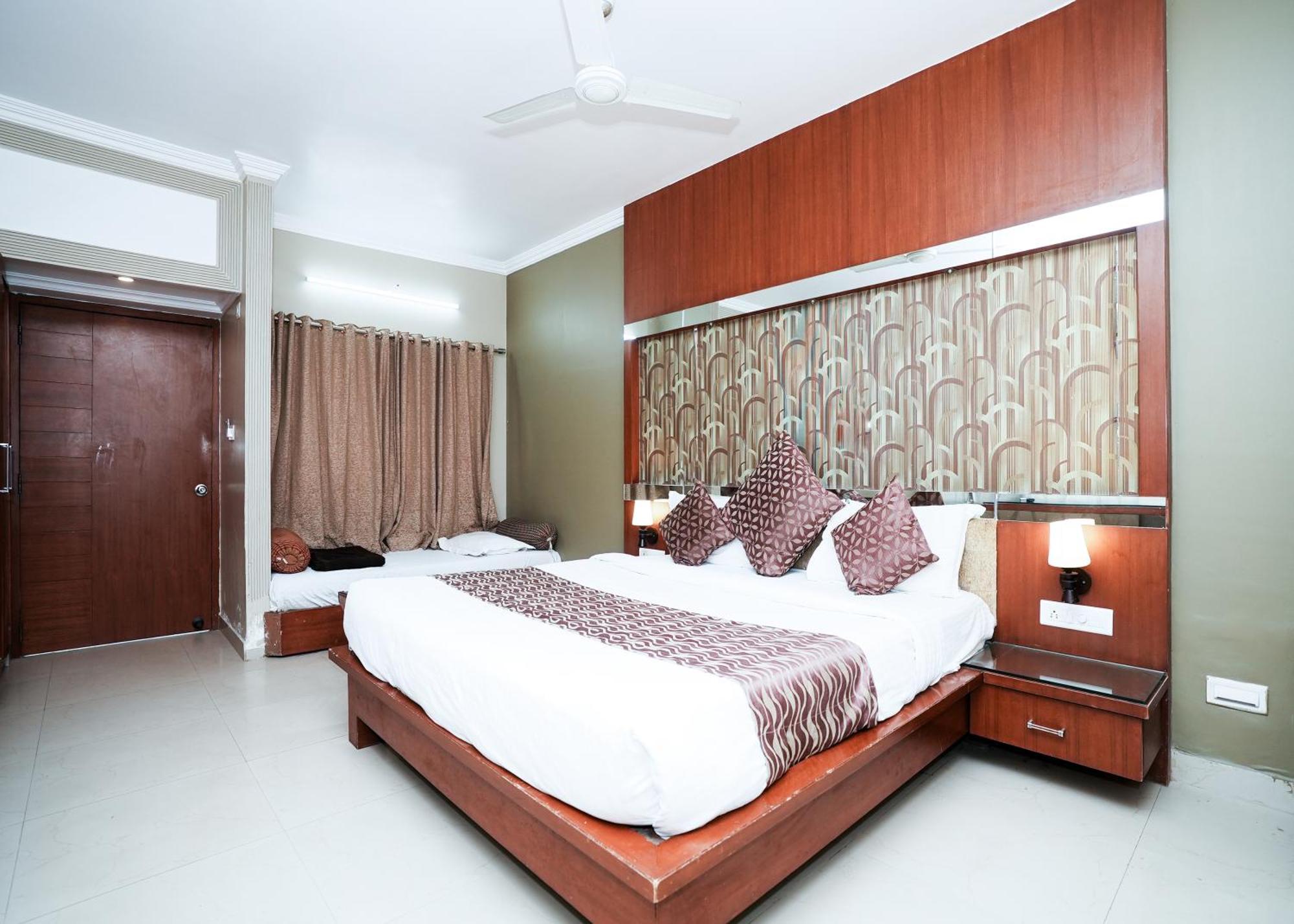 Rupis Resort Near Udaipur Airport Dabok Exterior foto