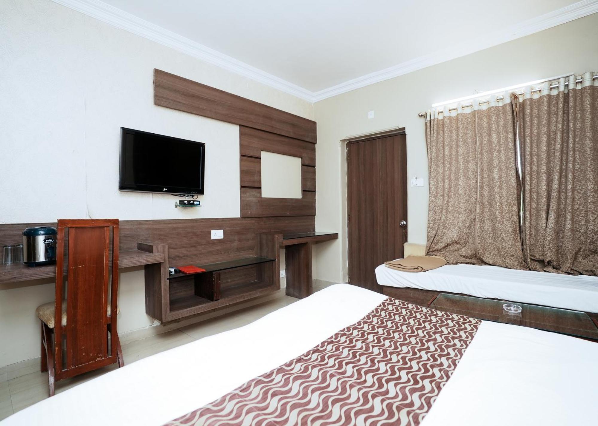 Rupis Resort Near Udaipur Airport Dabok Exterior foto