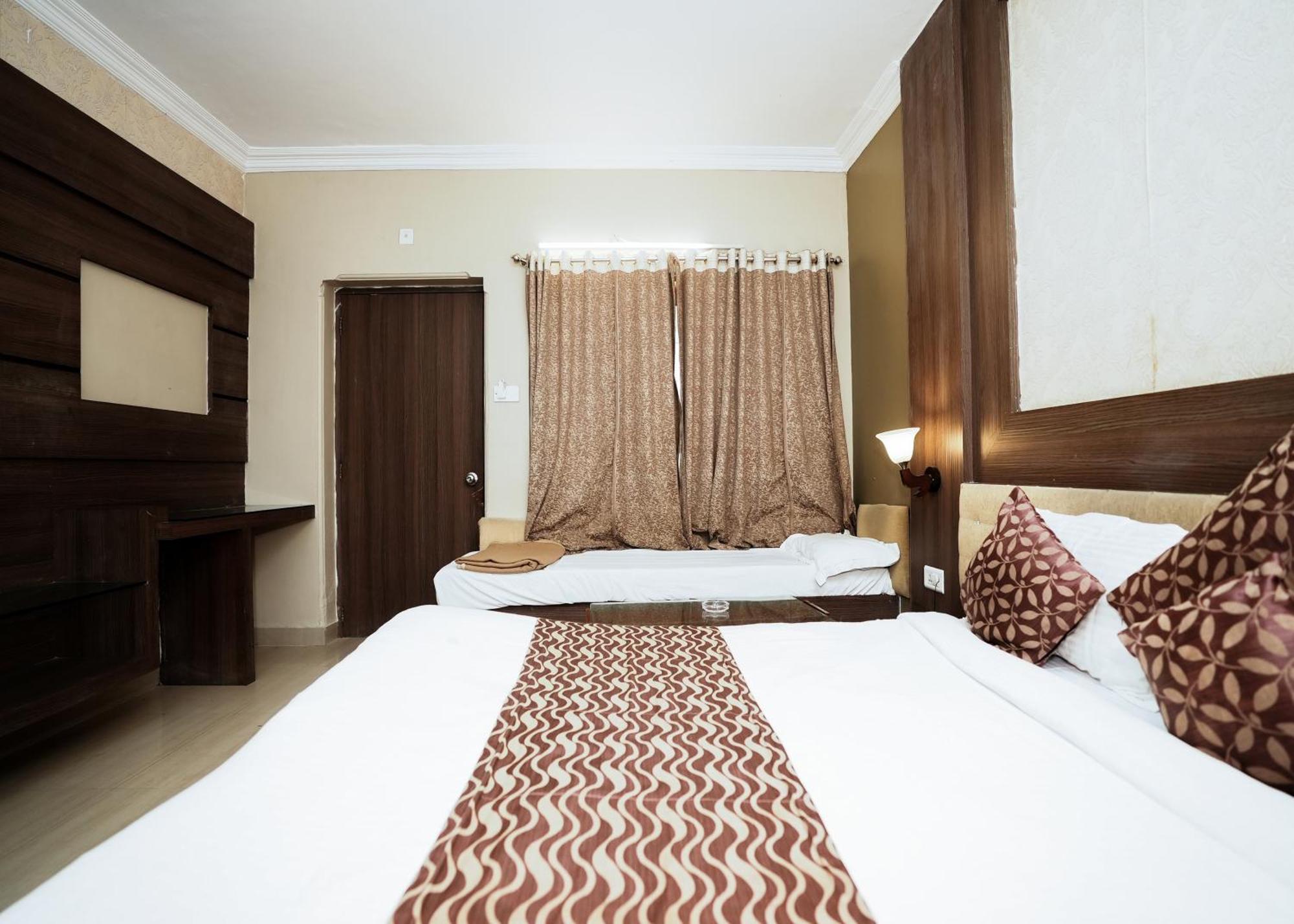 Rupis Resort Near Udaipur Airport Dabok Exterior foto