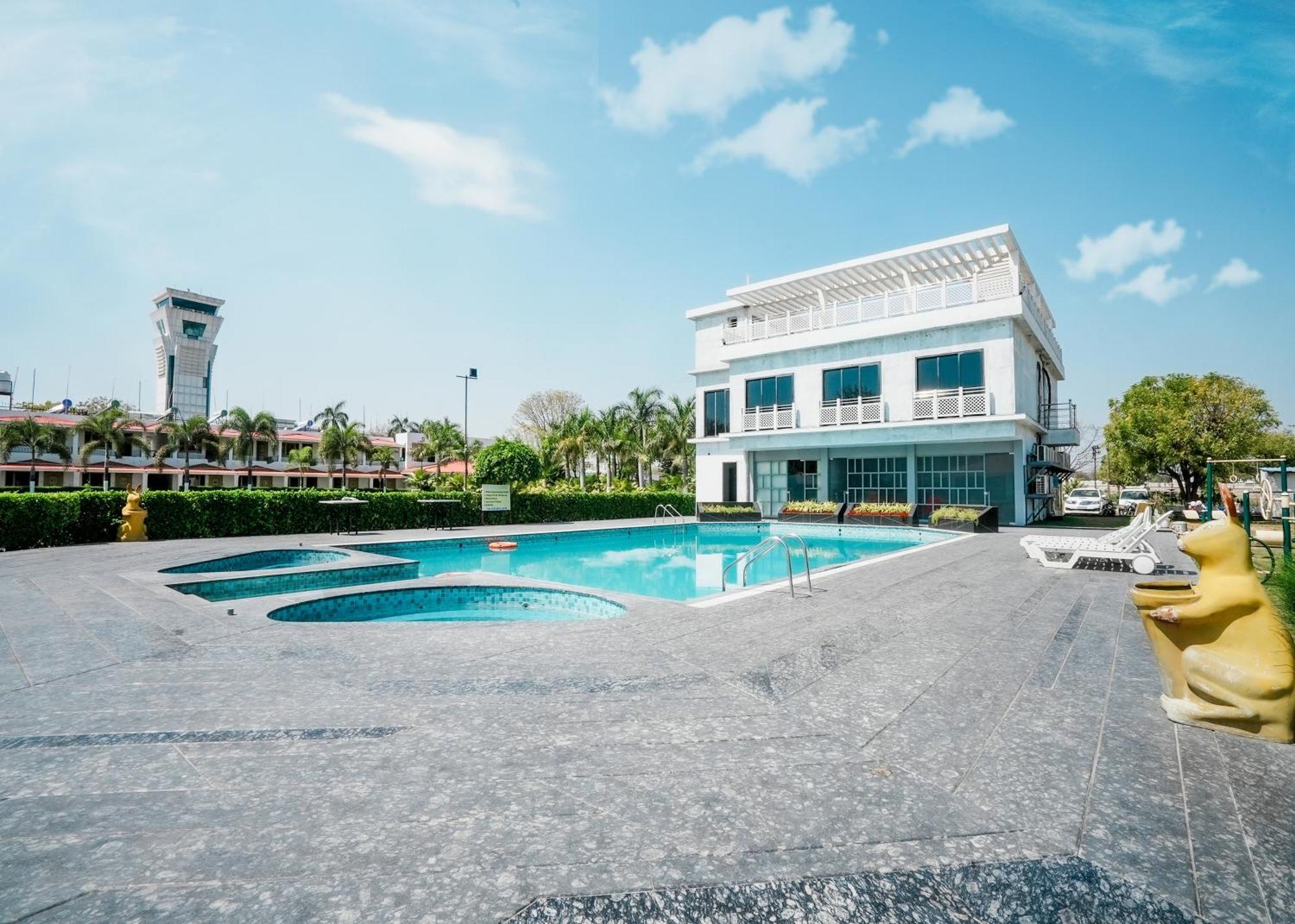 Rupis Resort Near Udaipur Airport Dabok Exterior foto