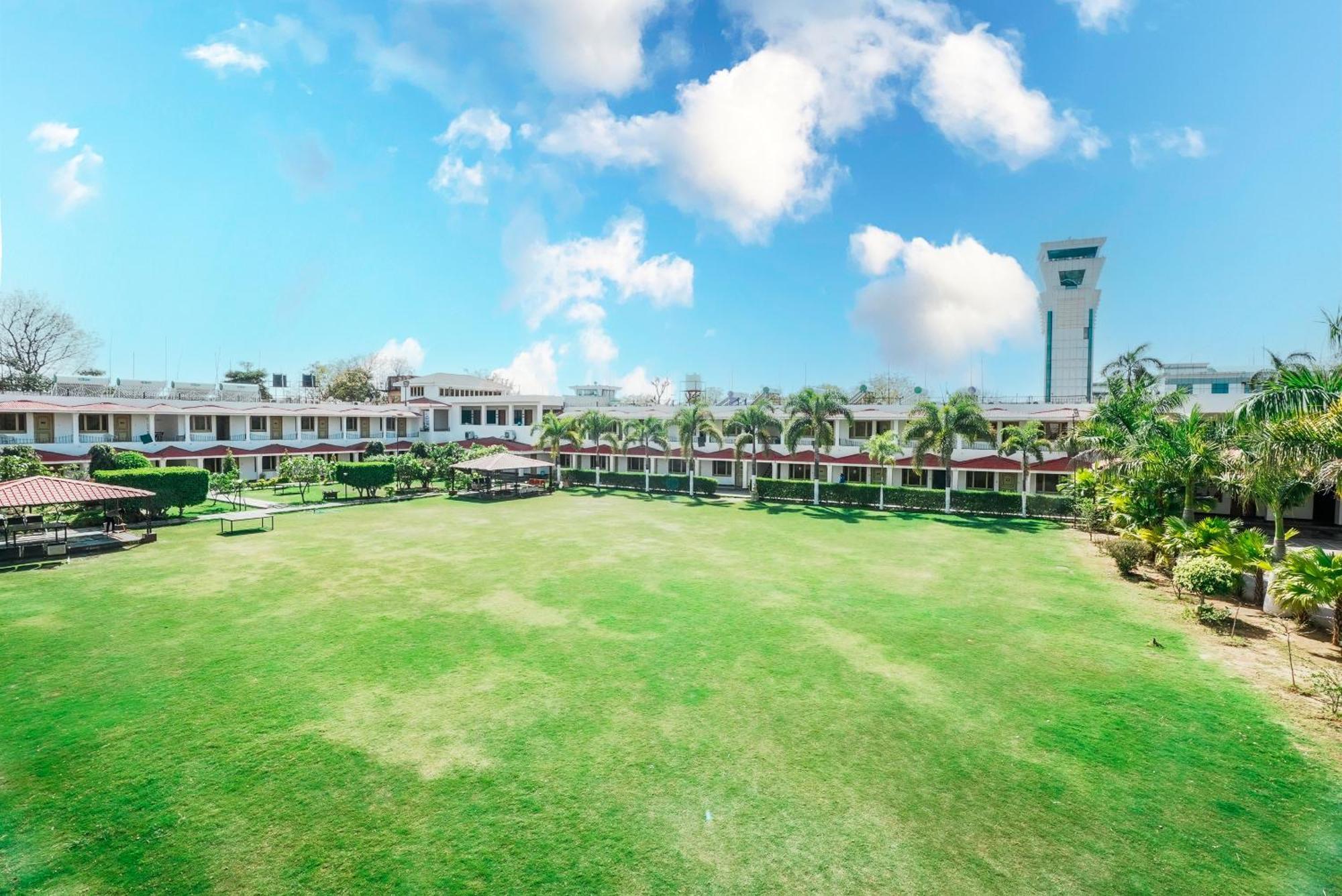 Rupis Resort Near Udaipur Airport Dabok Exterior foto